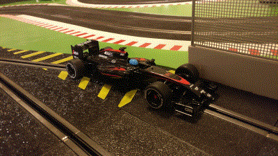 HORNBY - 2017 - 3705 - F1 McLaren Honda MP4-30 #14 - Fernando Alonso 2015 - Celebracion 250 GP - GP de Sochi 